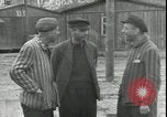 Standbild amerikanische Soldaten Linz Österreich, 1945, aus Sekunde 59 historischem Filmmaterial Videoclip 65675057509