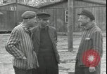 Standbild amerikanische Soldaten Linz Österreich, 1945, aus Sekunde 60 historischem Filmmaterial Videoclip 65675057509