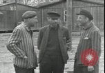 Standbild amerikanische Soldaten Linz Österreich, 1945, aus Sekunde 61 historischem Filmmaterial Videoclip 65675057509