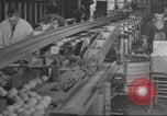 Standbild Neuseeland Lebensmittel für die amerikanischen Soldaten Neuseeland, 1945, aus Sekunde 56 historischem Filmmaterial Videoclip 65675057553
