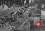 Standbild Neuseeland Lebensmittel für die amerikanischen Soldaten Neuseeland, 1945, aus Sekunde 60 historischem Filmmaterial Videoclip 65675057553