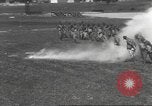 Standbild Gas attack Training für US Army Ersten Weltkrieg United States USA, 1917, aus Sekunde 12 historischem Filmmaterial Videoclip 65675057560