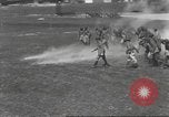 Standbild Gas attack Training für US Army Ersten Weltkrieg United States USA, 1917, aus Sekunde 25 historischem Filmmaterial Videoclip 65675057560