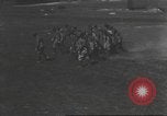 Standbild Gas attack Training für US Army Ersten Weltkrieg United States USA, 1917, aus Sekunde 30 historischem Filmmaterial Videoclip 65675057560