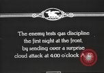 Standbild Gas attack Training für US Army Ersten Weltkrieg United States USA, 1917, aus Sekunde 55 historischem Filmmaterial Videoclip 65675057560