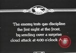 Standbild Gas attack Training für US Army Ersten Weltkrieg United States USA, 1917, aus Sekunde 58 historischem Filmmaterial Videoclip 65675057560