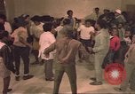 Standbild Housing Project  Mississippi United States USA, 1967, aus Sekunde 26 historischem Filmmaterial Videoclip 65675057577