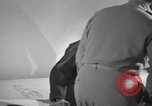 Standbild psychiatrische Betreuung von Zweiten Weltkrieg Opfer Brentwood New York USA, 1948, aus Sekunde 47 historischem Filmmaterial Videoclip 65675057587