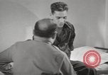 Standbild psychiatrische Betreuung von Zweiten Weltkrieg Opfer Brentwood New York USA, 1948, aus Sekunde 49 historischem Filmmaterial Videoclip 65675057587