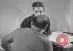 Standbild psychiatrische Betreuung von Zweiten Weltkrieg Opfer Brentwood New York USA, 1948, aus Sekunde 50 historischem Filmmaterial Videoclip 65675057587