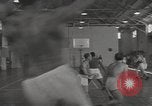 Standbild Ergotherapie Zweiten Weltkrieg geistige Opfer Brentwood New York USA, 1948, aus Sekunde 49 historischem Filmmaterial Videoclip 65675057588