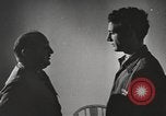 Standbild Hypnose für Zweiten Weltkrieg psychische Patienten Brentwood New York USA, 1948, aus Sekunde 3 historischem Filmmaterial Videoclip 65675057590