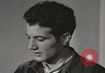 Standbild Hypnose für Zweiten Weltkrieg psychische Patienten Brentwood New York USA, 1948, aus Sekunde 15 historischem Filmmaterial Videoclip 65675057590