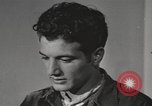 Standbild Hypnose für Zweiten Weltkrieg psychische Patienten Brentwood New York USA, 1948, aus Sekunde 20 historischem Filmmaterial Videoclip 65675057590