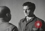 Standbild Hypnose für Zweiten Weltkrieg psychische Patienten Brentwood New York USA, 1948, aus Sekunde 26 historischem Filmmaterial Videoclip 65675057590