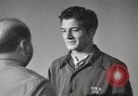 Standbild Hypnose für Zweiten Weltkrieg psychische Patienten Brentwood New York USA, 1948, aus Sekunde 28 historischem Filmmaterial Videoclip 65675057590