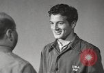 Standbild Hypnose für Zweiten Weltkrieg psychische Patienten Brentwood New York USA, 1948, aus Sekunde 30 historischem Filmmaterial Videoclip 65675057590