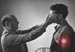 Standbild Hypnose für Zweiten Weltkrieg psychische Patienten Brentwood New York USA, 1948, aus Sekunde 47 historischem Filmmaterial Videoclip 65675057590
