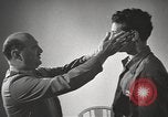 Standbild Hypnose für Zweiten Weltkrieg psychische Patienten Brentwood New York USA, 1948, aus Sekunde 48 historischem Filmmaterial Videoclip 65675057590