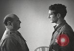 Standbild Hypnose für Zweiten Weltkrieg psychische Patienten Brentwood New York USA, 1948, aus Sekunde 50 historischem Filmmaterial Videoclip 65675057590