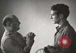 Standbild Hypnose für Zweiten Weltkrieg psychische Patienten Brentwood New York USA, 1948, aus Sekunde 51 historischem Filmmaterial Videoclip 65675057590