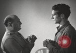 Standbild Hypnose für Zweiten Weltkrieg psychische Patienten Brentwood New York USA, 1948, aus Sekunde 52 historischem Filmmaterial Videoclip 65675057590