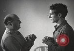 Standbild Hypnose für Zweiten Weltkrieg psychische Patienten Brentwood New York USA, 1948, aus Sekunde 54 historischem Filmmaterial Videoclip 65675057590