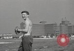 Standbild Entlastung des Zweiten Weltkrieg psychiatrische Opfer Brentwood New York USA, 1948, aus Sekunde 30 historischem Filmmaterial Videoclip 65675057595