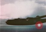 Image US B-24S et B-17 sur mission de bombardement à Kiska Îles Aléoutiennes, 1943, de la seconde 9 séquences d'archives historiques vidéo 65675057604