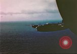 Image US B-24S et B-17 sur mission de bombardement à Kiska Îles Aléoutiennes, 1943, de la seconde 16 séquences d'archives historiques vidéo 65675057604