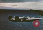 Image US B-24S et B-17 sur mission de bombardement à Kiska Îles Aléoutiennes, 1943, de la seconde 30 séquences d'archives historiques vidéo 65675057604