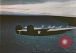 Image US B-24S et B-17 sur mission de bombardement à Kiska Îles Aléoutiennes, 1943, de la seconde 31 séquences d'archives historiques vidéo 65675057604