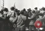 Immagine di seconda guerra mondiale alleati si incontrano a Torgau Germania, 1945, secondo 7 filmato di repertorio 65675057622