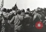 Immagine di seconda guerra mondiale alleati si incontrano a Torgau Germania, 1945, secondo 8 filmato di repertorio 65675057622