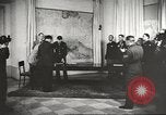 Immagine di seconda guerra mondiale alleati si incontrano a Torgau Germania, 1945, secondo 36 filmato di repertorio 65675057622