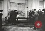 Immagine di seconda guerra mondiale alleati si incontrano a Torgau Germania, 1945, secondo 37 filmato di repertorio 65675057622