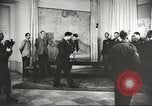 Immagine di seconda guerra mondiale alleati si incontrano a Torgau Germania, 1945, secondo 39 filmato di repertorio 65675057622