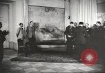 Immagine di seconda guerra mondiale alleati si incontrano a Torgau Germania, 1945, secondo 41 filmato di repertorio 65675057622