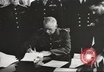 Immagine di seconda guerra mondiale alleati si incontrano a Torgau Germania, 1945, secondo 46 filmato di repertorio 65675057622