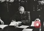 Immagine di seconda guerra mondiale alleati si incontrano a Torgau Germania, 1945, secondo 47 filmato di repertorio 65675057622