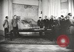 Immagine di seconda guerra mondiale alleati si incontrano a Torgau Germania, 1945, secondo 48 filmato di repertorio 65675057622