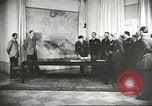 Immagine di seconda guerra mondiale alleati si incontrano a Torgau Germania, 1945, secondo 49 filmato di repertorio 65675057622
