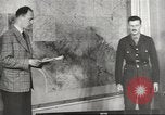 Immagine di seconda guerra mondiale alleati si incontrano a Torgau Germania, 1945, secondo 52 filmato di repertorio 65675057622