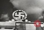 Immagine di seconda guerra mondiale alleati si incontrano a Torgau Germania, 1945, secondo 60 filmato di repertorio 65675057622