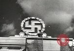 Immagine di seconda guerra mondiale alleati si incontrano a Torgau Germania, 1945, secondo 61 filmato di repertorio 65675057622