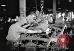 Image la production de masse des jeeps à Willys-Overland factory Toledo Ohio United States USA, 1942, de la seconde 10 séquences d'archives historiques vidéo 65675057632