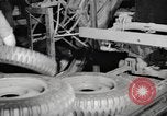 Image la production de masse des jeeps à Willys-Overland factory Toledo Ohio United States USA, 1942, de la seconde 26 séquences d'archives historiques vidéo 65675057632