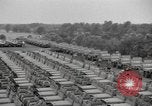 Image la production de masse des jeeps à Willys-Overland factory Toledo Ohio United States USA, 1942, de la seconde 43 séquences d'archives historiques vidéo 65675057632