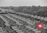 Image la production de masse des jeeps à Willys-Overland factory Toledo Ohio United States USA, 1942, de la seconde 45 séquences d'archives historiques vidéo 65675057632