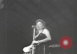 Immagine di Bob Hope Kwajalein Island Isole Marshall, 1944, secondo 33 filmato di repertorio 65675057642